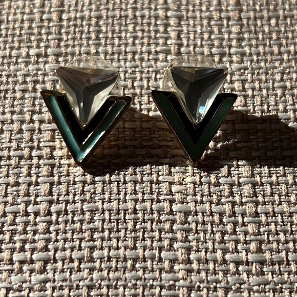 Francesca’s Collections Triangle Shades of Blue Diamond Aztec Stud Earrings - Picture 2 of 3